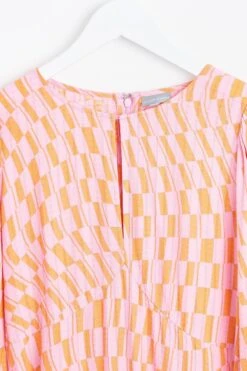 Oliver Bonas Maxikleid Mit Geometrischem Muster, Pink 15 Oliver Bonas Maxikleid Mit Geometrischem Muster, Pink -Next || RIVER ISLAND Verkaufsgeschäft 154514s6