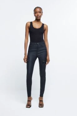 River Island Beschichtete Skinny-Jeans Mit Cargo-Taschen, Schwarz