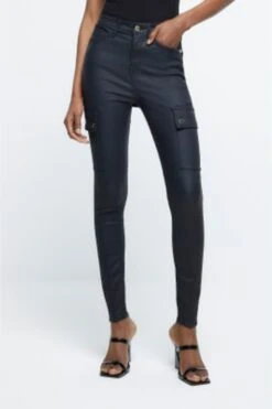 River Island Beschichtete Skinny-Jeans Mit Cargo-Taschen, Schwarz -Next || RIVER ISLAND Verkaufsgeschäft 187402s4
