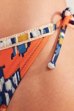 Boden Bikinihose Mit Häkelbesatz -Next || RIVER ISLAND Verkaufsgeschäft 465164s4