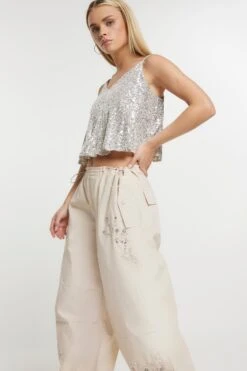 River Island Petite Baggy Low Rise Parachute Natural Trousers -Next || RIVER ISLAND Verkaufsgeschäft 573783s3