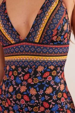 Boden String-Badeanzug Mit Tiefem Ausschnitt 11 Boden String-Badeanzug Mit Tiefem Ausschnitt -Next || RIVER ISLAND Verkaufsgeschäft 596469s4