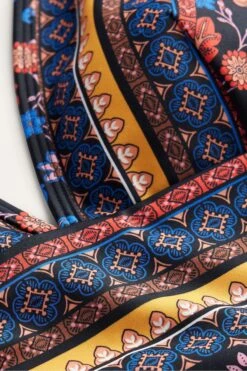 Boden String-Badeanzug Mit Tiefem Ausschnitt 13 Boden String-Badeanzug Mit Tiefem Ausschnitt -Next || RIVER ISLAND Verkaufsgeschäft 596469s6