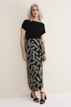 Phase Eight Neena T-Shirt Mit Wasserfallausschnitt Und Gedrehtem Detail Hinten, Schwarz 10 Phase Eight Neena T-Shirt Mit Wasserfallausschnitt Und Gedrehtem Detail Hinten, Schwarz -Next || RIVER ISLAND Verkaufsgeschäft 784777s3