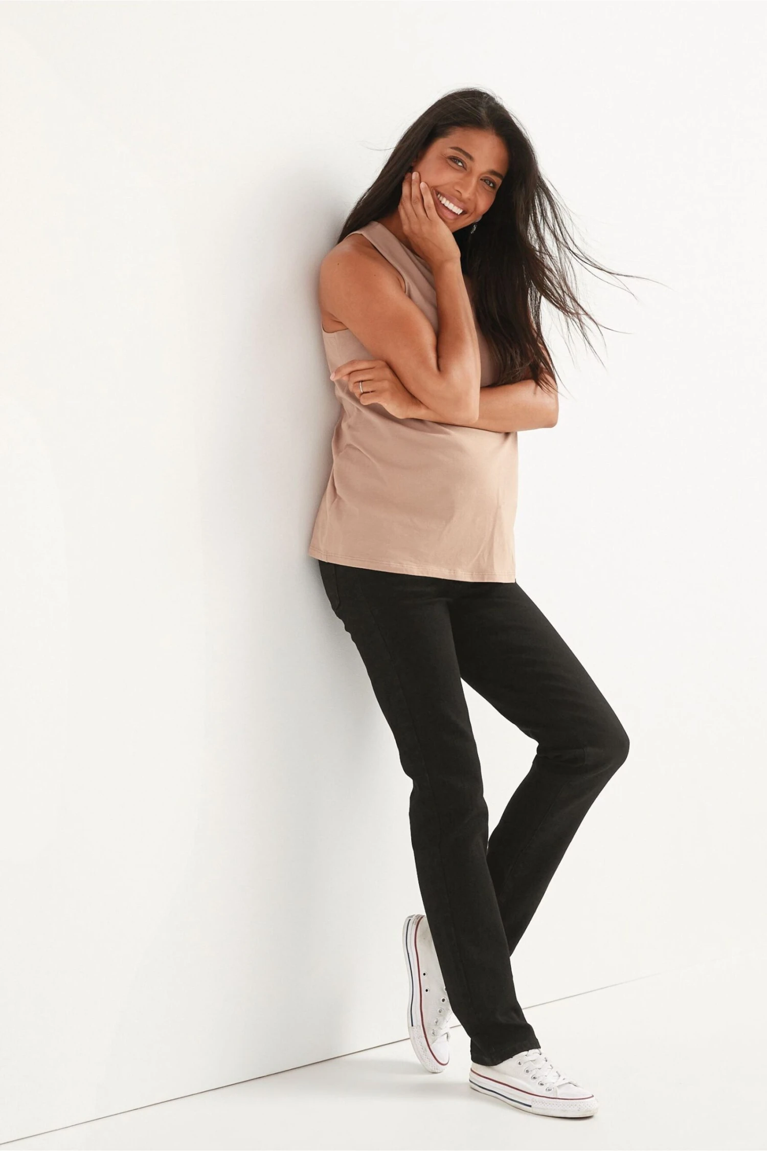 Next Jeans, Schwarz - Maternity Figurformende Slim-Jeans Mit Stützeffekt 4 Next Jeans, Schwarz - Maternity Figurformende Slim-Jeans Mit Stützeffekt – Bild 2