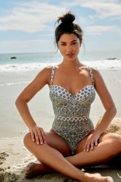 Shaping-Badeanzug Mit Bügel -Next || RIVER ISLAND Verkaufsgeschäft C16 997s4