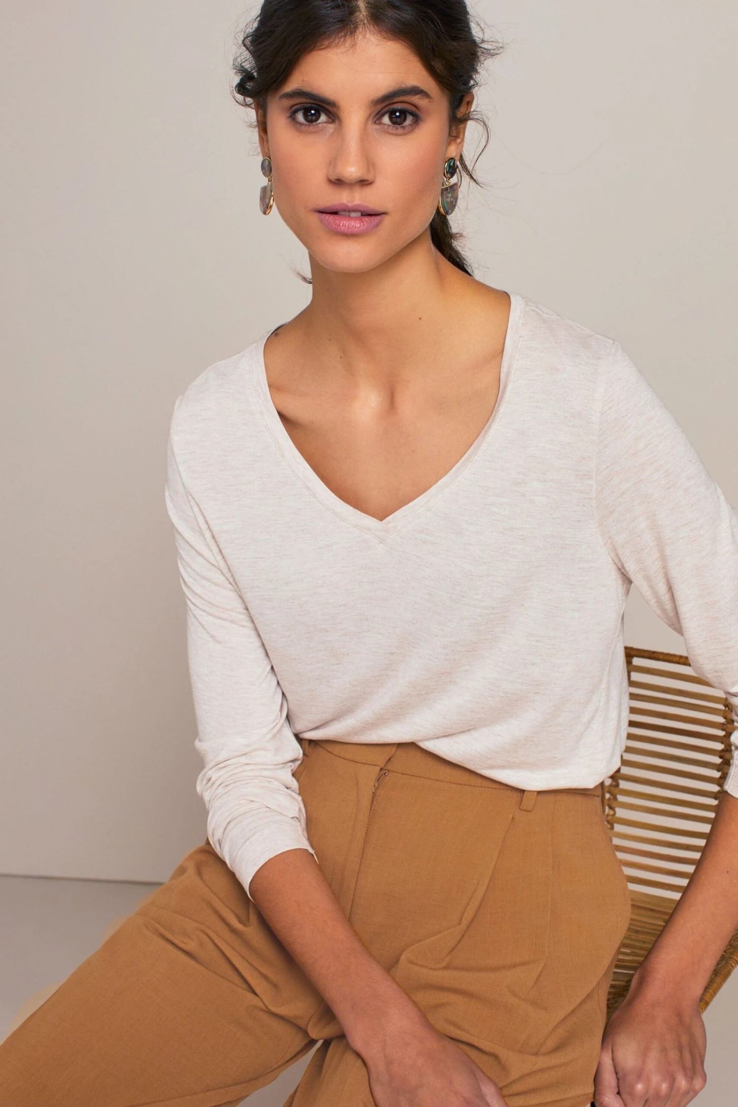 Legeres, Langärmeliges T-Shirt Mit V-Ausschnitt 3 Legeres, Langärmeliges T-Shirt Mit V-Ausschnitt