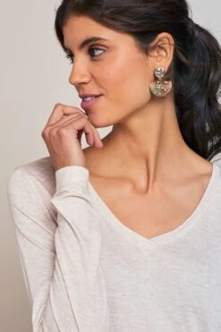 Legeres, Langärmeliges T-Shirt Mit V-Ausschnitt 10 Legeres, Langärmeliges T-Shirt Mit V-Ausschnitt -Next || RIVER ISLAND Verkaufsgeschäft C44 337s4