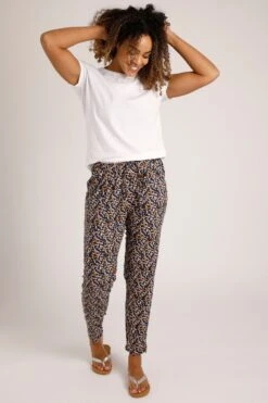 Weird Fish Tinto Bedruckte Hose Aus Ecovero™ Viscose -Next || RIVER ISLAND Verkaufsgeschäft C50 938s3