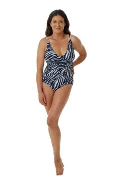 Seaspray Savanna Klassischer, Bauchformender Badeanzug Mit Zebramuster, Schwarz 9 Seaspray Savanna Klassischer, Bauchformender Badeanzug Mit Zebramuster, Schwarz -Next || RIVER ISLAND Verkaufsgeschäft C62097s3