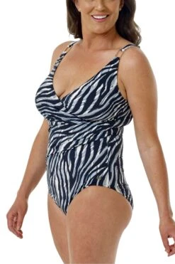 Seaspray Savanna Klassischer, Bauchformender Badeanzug Mit Zebramuster, Schwarz 10 Seaspray Savanna Klassischer, Bauchformender Badeanzug Mit Zebramuster, Schwarz -Next || RIVER ISLAND Verkaufsgeschäft C62097s4