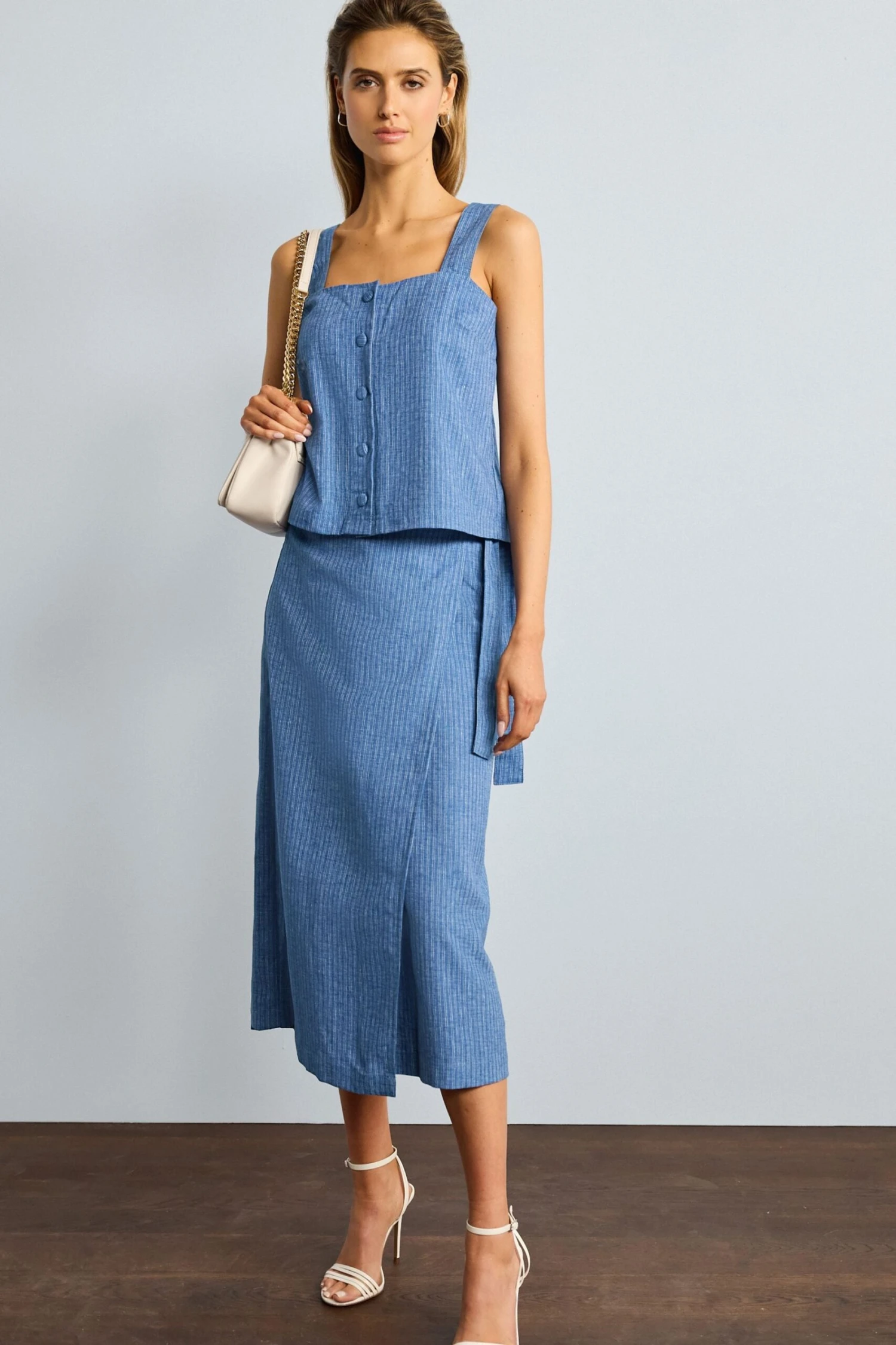 Blau Gestreift - Durchgeknöpftes Top Aus Leinengemisch 4 Blau Gestreift - Durchgeknöpftes Top Aus Leinengemisch – Bild 2