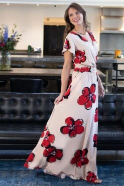 Hot Squash Maxikleid Mit Wickeloberteil Aus Chiffon, Creme