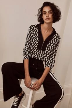 Mint Velvet Print Ciara Zipped Shirt 9 Mint Velvet Print Ciara Zipped Shirt -Next || RIVER ISLAND Verkaufsgeschäft D93333s3