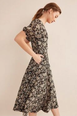 Boden Midikleid Aus Leinenmix Mit Bahnendesign -Next || RIVER ISLAND Verkaufsgeschäft D97051s3