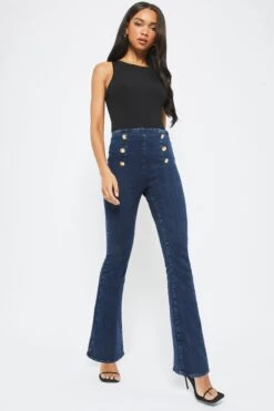 Lipsy Schlagjeans Mit Military-Knöpfen Und Hohem Bund -Next || RIVER ISLAND Verkaufsgeschäft K42758s3