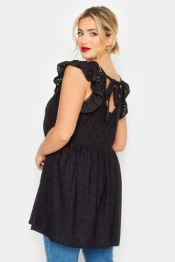 Yours Curve Limited Top Mit Rüschen Und Lochstickerei 8 Yours Curve Limited Top Mit Rüschen Und Lochstickerei -Next || RIVER ISLAND Verkaufsgeschäft K62311s3