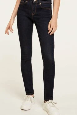 Springfield Nachhaltige Jeans In Slim Fit, Blaue Waschung