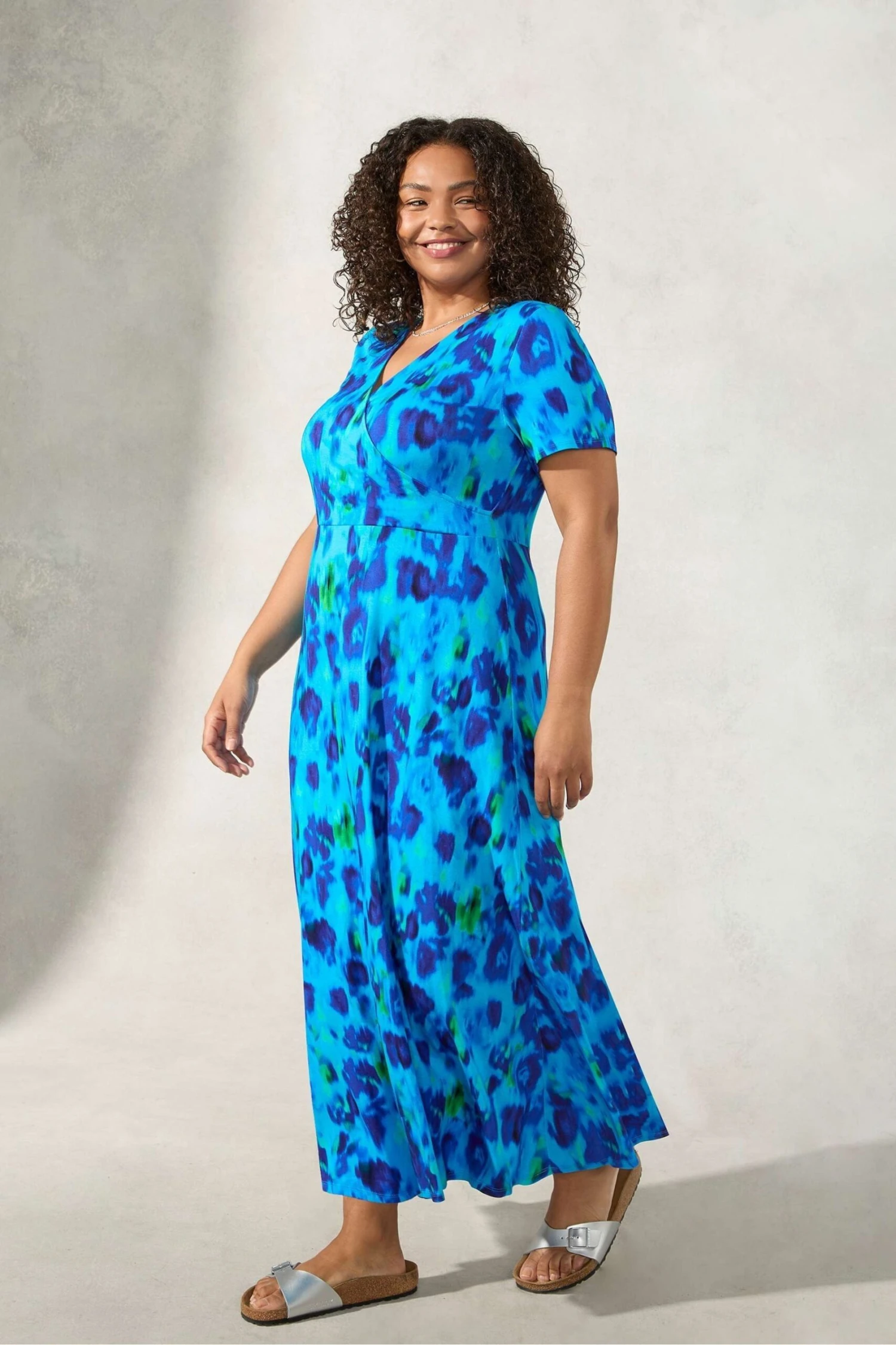 Live Unlimited Curve Wickel-Maxikleid Aus Jersey Mit Verwischtem Print, Blau 3 Live Unlimited Curve Wickel-Maxikleid Aus Jersey Mit Verwischtem Print, Blau