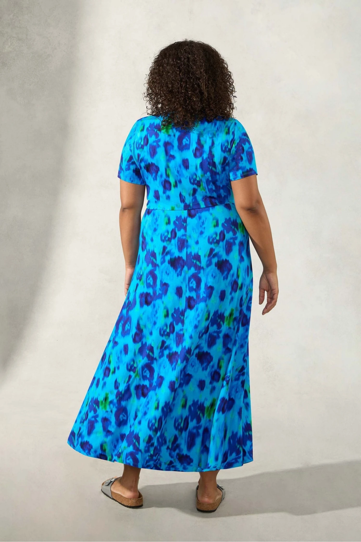 Live Unlimited Curve Wickel-Maxikleid Aus Jersey Mit Verwischtem Print, Blau 4 Live Unlimited Curve Wickel-Maxikleid Aus Jersey Mit Verwischtem Print, Blau – Bild 2