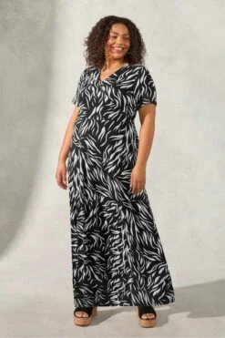 Live Unlimited Curve Jersey-Maxikleid In Wickeldesign Mit Monochromem Zebramuster, Schwarz
