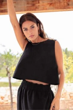 Ro&Zo Linen Blend Shell Black Top