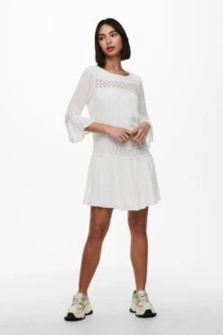 Only Gesmoktes Sommerkleid Mit Lochstickerei -Next || RIVER ISLAND Verkaufsgeschäft P40918s3