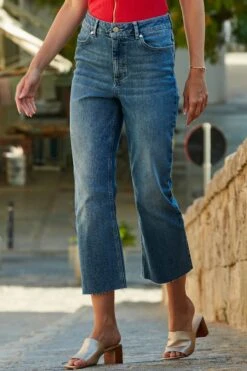 Sosandar Ausgestellte Cropped-Jeans -Next || RIVER ISLAND Verkaufsgeschäft Q33994s3