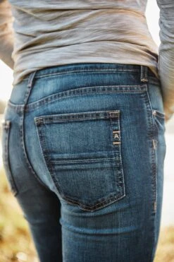 Ariat R.E.A.L Straight Icon Jeans, Blau -Next || RIVER ISLAND Verkaufsgeschäft T84314s3