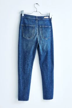 Knöchellange Skinny-Jeans Mit Hoher Taille Im 90er-Stil 15 Knöchellange Skinny-Jeans Mit Hoher Taille Im 90er-Stil -Next || RIVER ISLAND Verkaufsgeschäft T96653s4