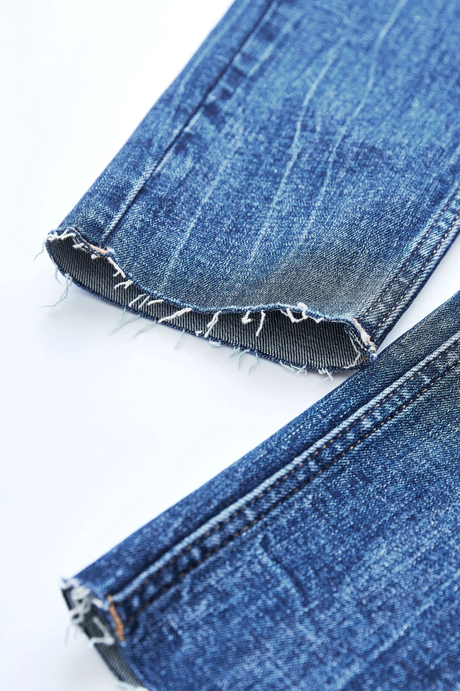 Knöchellange Skinny-Jeans Mit Hoher Taille Im 90er-Stil 8 Knöchellange Skinny-Jeans Mit Hoher Taille Im 90er-Stil – Bild 6