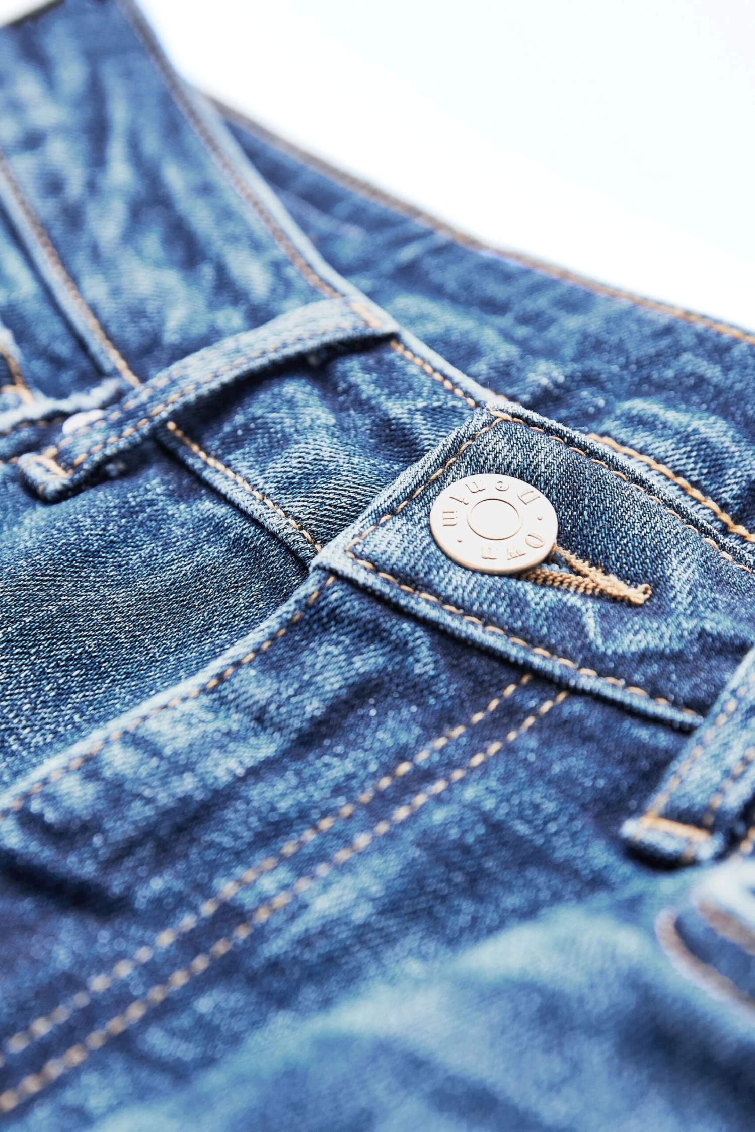 Knöchellange Skinny-Jeans Mit Hoher Taille Im 90er-Stil 9 Knöchellange Skinny-Jeans Mit Hoher Taille Im 90er-Stil – Bild 7