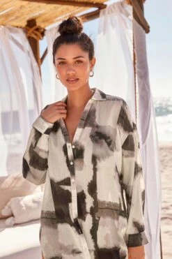 Strandhemd Zum Überwerfen In Midilänge -Next || RIVER ISLAND Verkaufsgeschäft U12 001s4