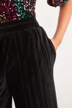 Next Plissierter Hosenrock Aus Samt 10 Next Plissierter Hosenrock Aus Samt -Next || RIVER ISLAND Verkaufsgeschäft U77 028s4