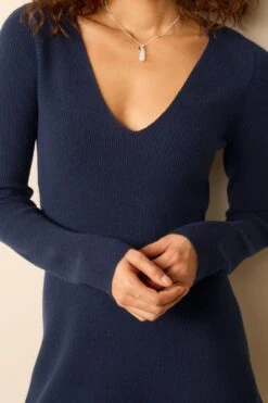 Marineblau - Ausgestelltes Strickkleid Mit V-Ausschnitt 10 Marineblau - Ausgestelltes Strickkleid Mit V-Ausschnitt -Next || RIVER ISLAND Verkaufsgeschäft U89 328s4